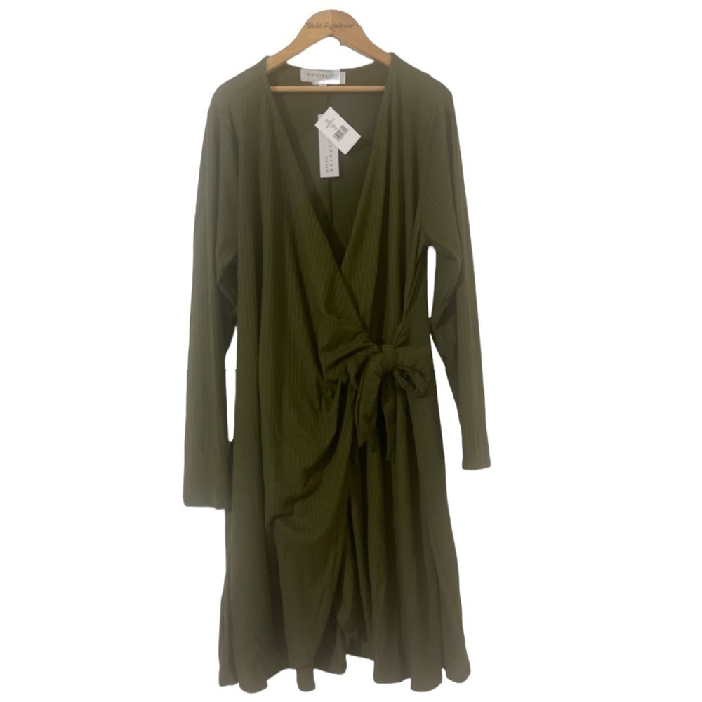 Socialite Ribbed Wrap Dress - Picture 3 of 4
